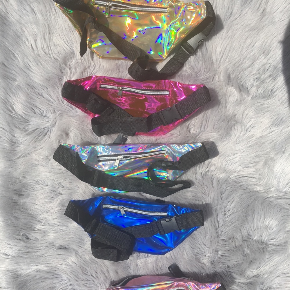 ๐ Hologram Cross Fanny ๐ - Picture 3 of 8